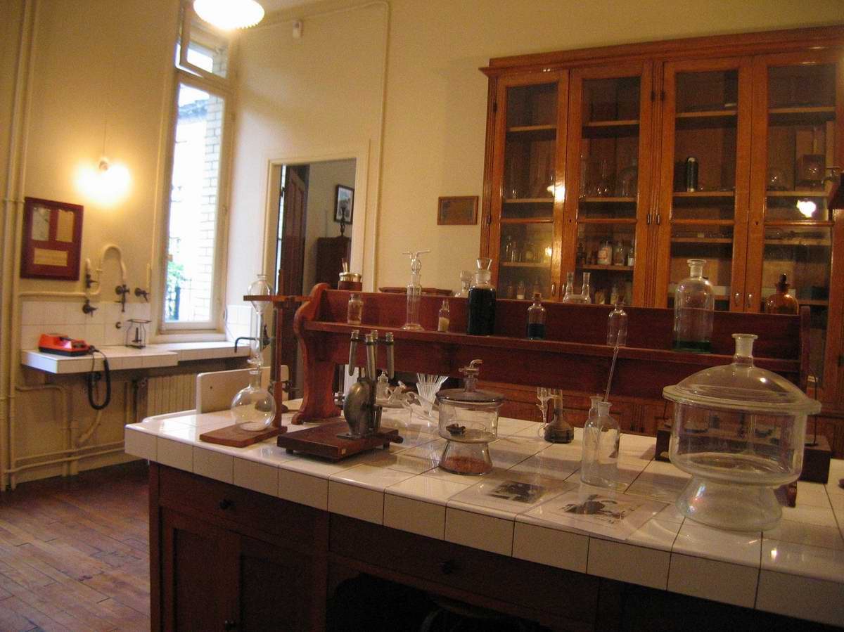Curie Museum 2, Paris, France.jpg